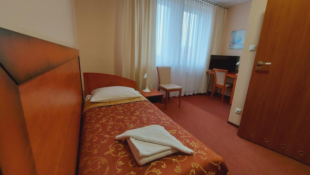 Hotel Stal Stalowa Wola Esterno foto